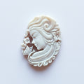 Donna sfioccata