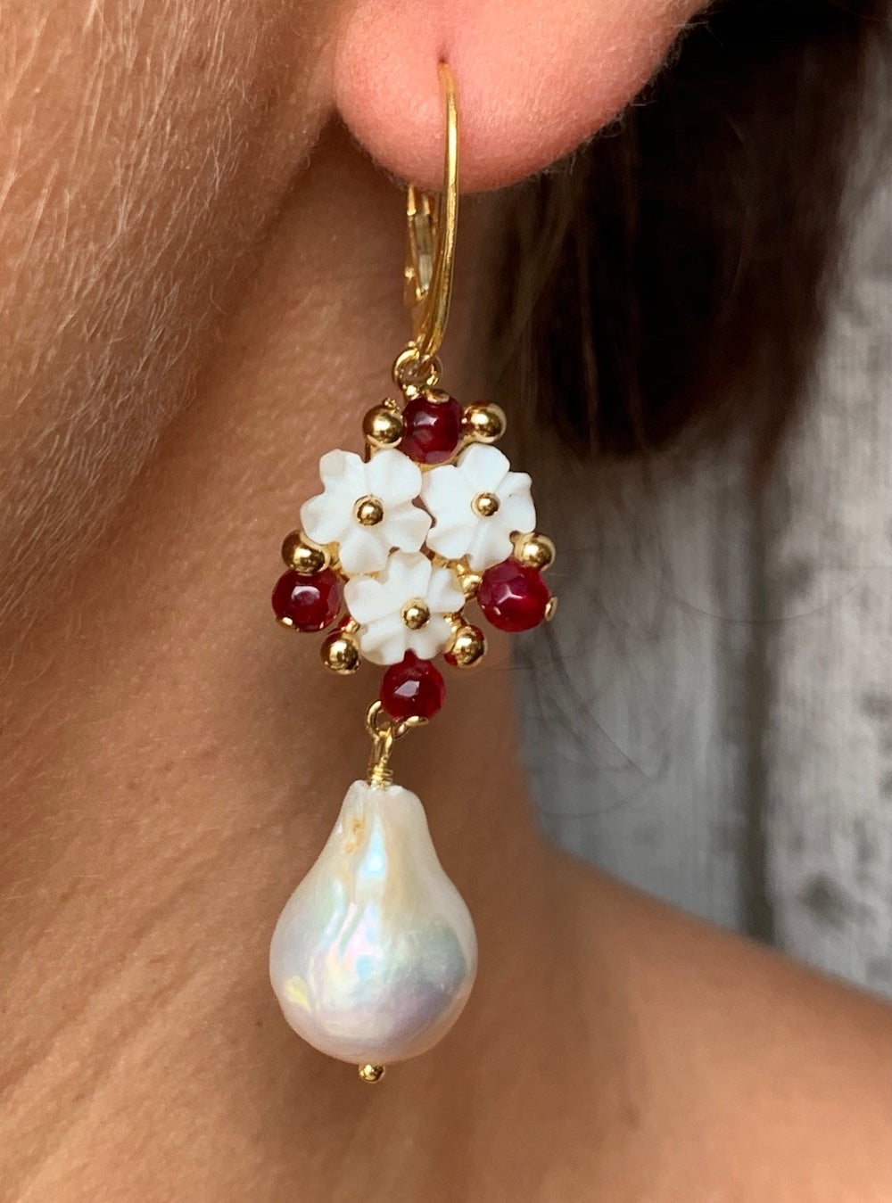 orecchino-artigianale-fiori conchiglia-perle-granato-laboratoriodlb