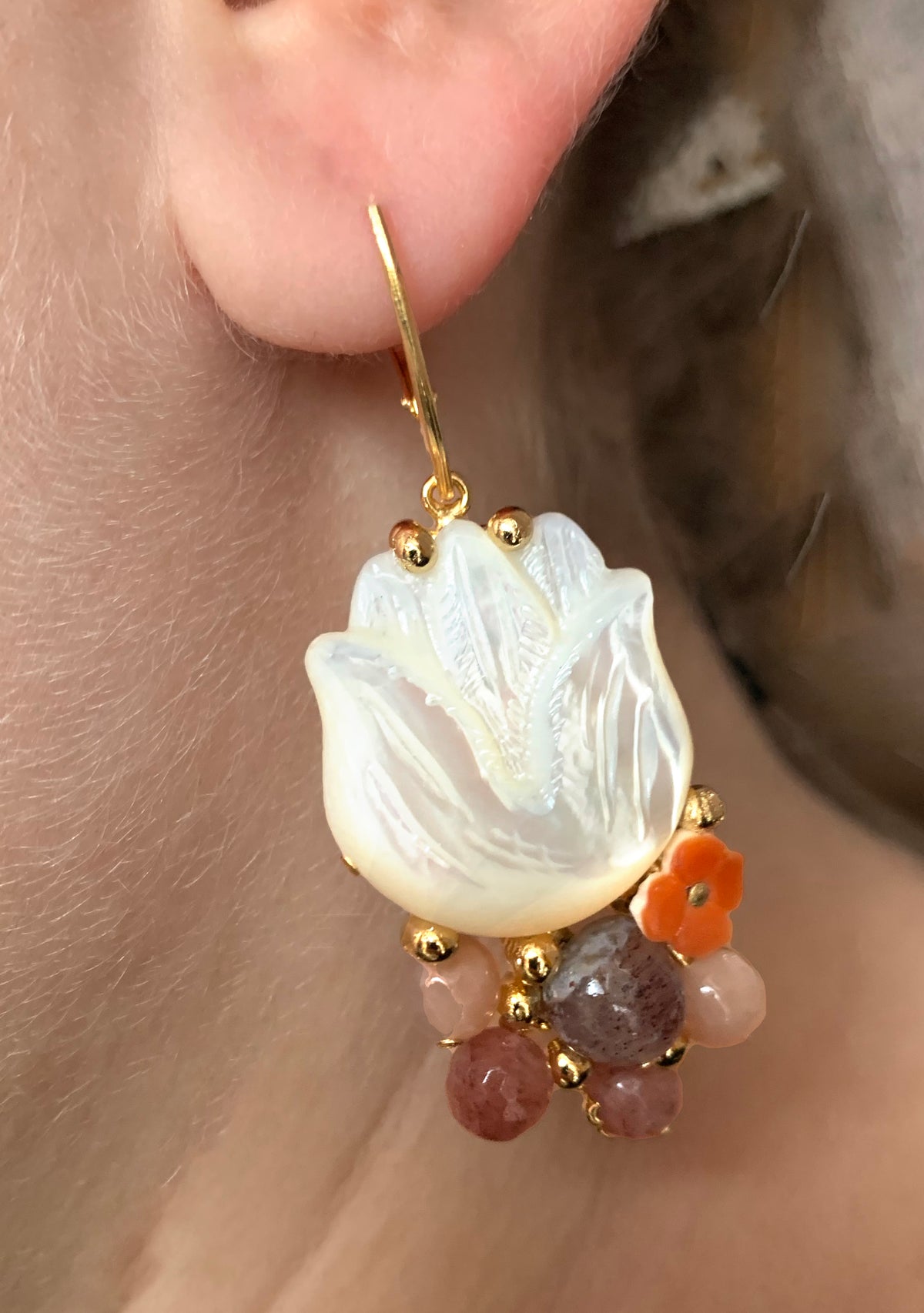 madreperla-argento-tulipano-tulipano colorato-argento-pietre-fiori di conchiglia